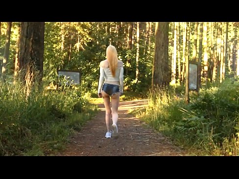 ❤️ Smuk kvinde bevæger sig langsomt, ikke nøgen video ❤❌ Porno at da.thebestfetishsites.ru ️